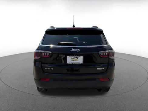 Used 2025 Jeep Compass Latitude AWD/4WD image 12