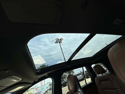 Used 2023 Lincoln Aviator Grand Touring w/ Equipment Group 301A AWD/4WD image 29