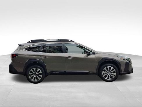 Used 2023 Subaru Outback Limited AWD/4WD image 7
