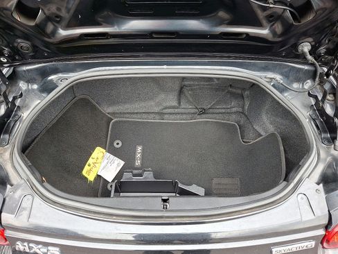 Used 2020 MAZDA MX-5 Miata RF Grand Touring image 28