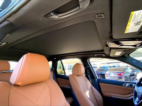 Used 2023 BMW X5 xDrive40i w/ Climate Comfort Package image 13