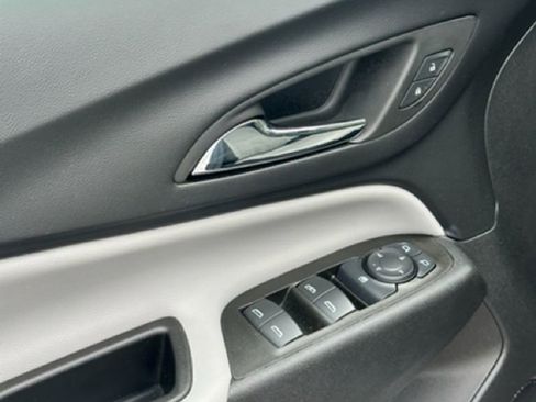 Used 2024 Chevrolet Equinox LT image 7