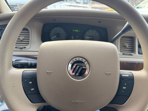 Used 2008 Mercury Grand Marquis GS image 32