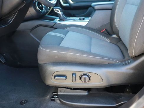 Used 2025 Chevrolet Blazer LT image 10