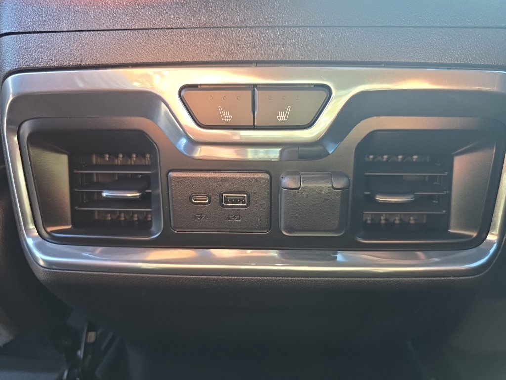 Used 2019 Chevrolet Silverado 1500 LTZ AWD/4WD image 36