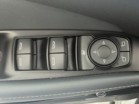 Used 2023 Buick Enclave Essence w/ Experience Buick Package image 23