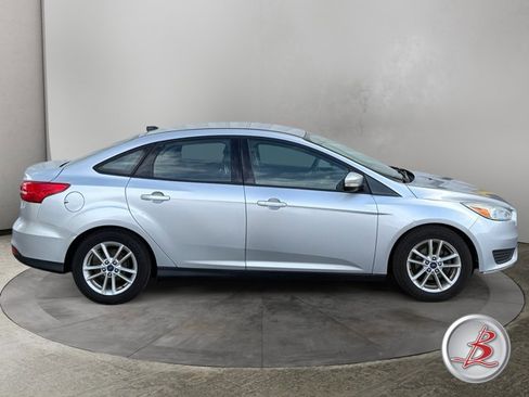 Used 2016 Ford Focus SE FWD image 8