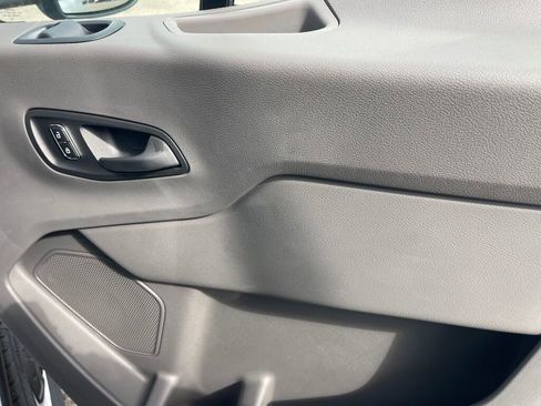 New 2025 Ford Transit 350 148 Medium Roof image 18