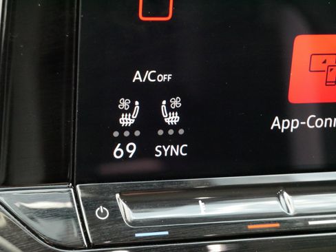 Certified 2026 Volkswagen Atlas Peak Edition AWD/4WD image 30