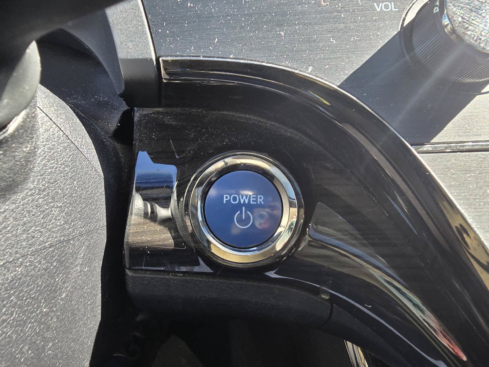 Used 2013 Toyota Avalon Limited FWD image 22