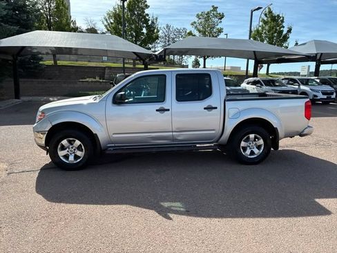Used 2010 Nissan Frontier SE AWD/4WD image 5