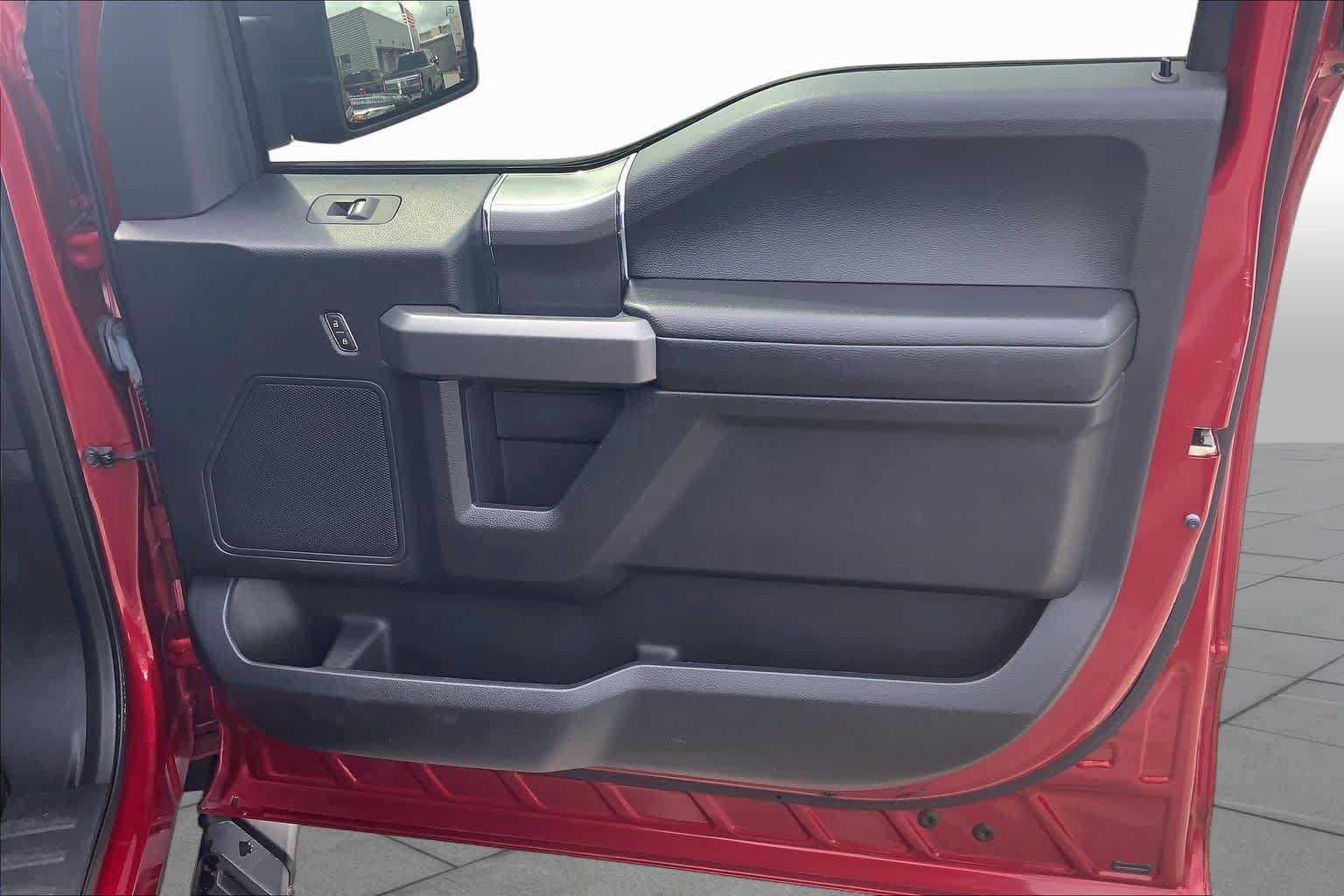 Used 2016 Ford F150 XLT w/ Equipment Group 302A Luxury AWD/4WD image 17