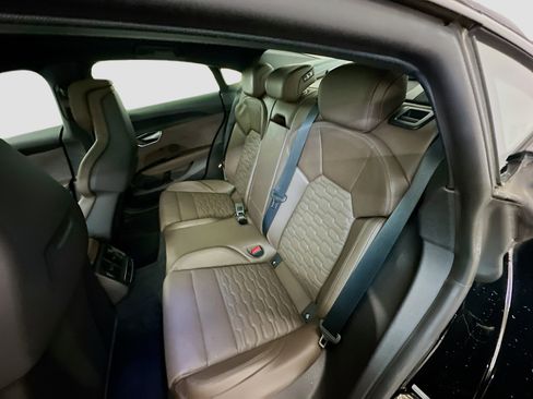 Used 2022 Audi e-tron GT Premium Plus image 30