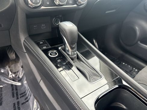 Certified 2024 Nissan Kicks SV FWD image 27