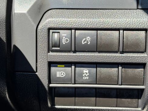 Used 2024 Toyota Tacoma SR AWD/4WD image 17