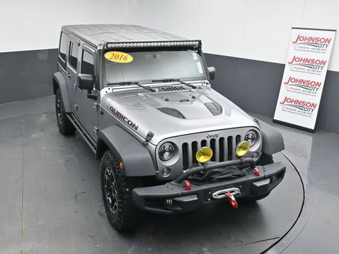 Used 2016 Jeep Wrangler Unlimited Rubicon image 24