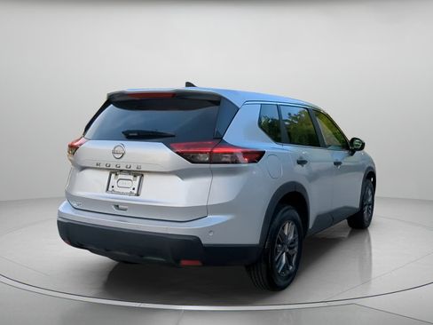 Used 2024 Nissan Rogue S FWD image 26