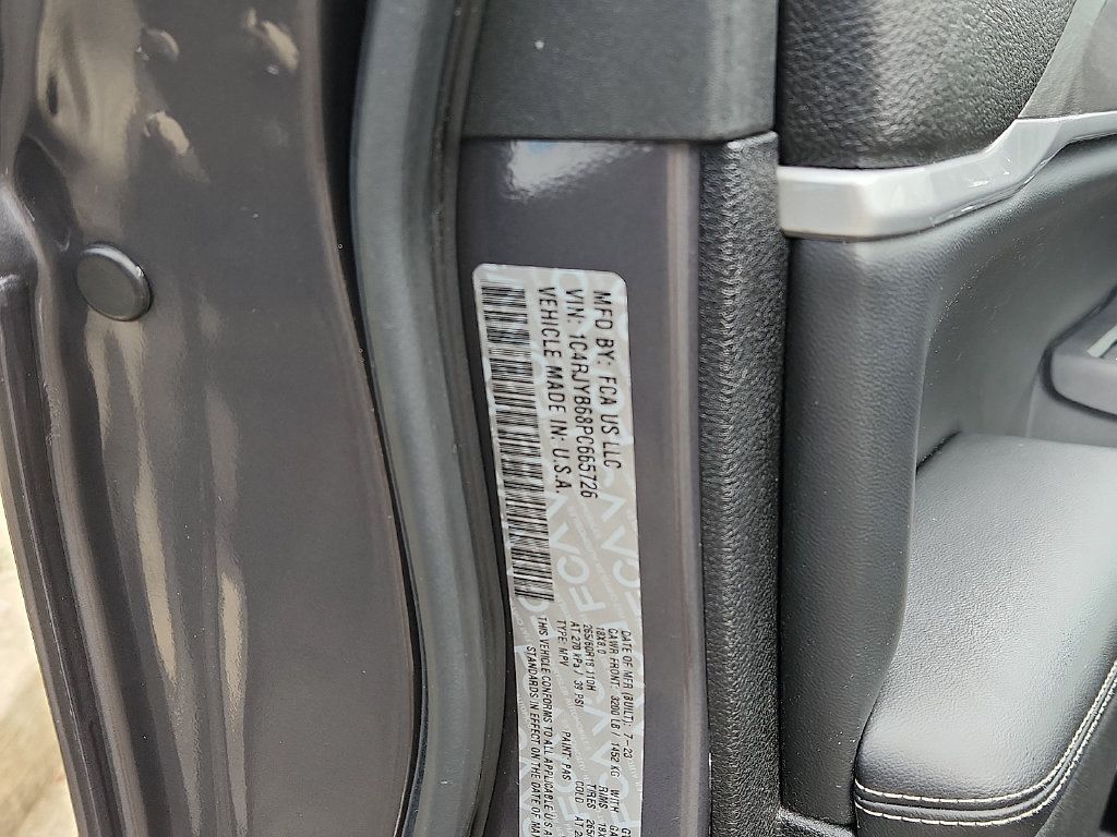 Used 2023 Jeep Grand Cherokee 4WD 4xe image 28