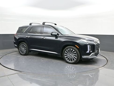 Used 2023 Hyundai Palisade Calligraphy image 17