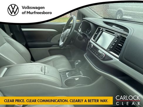 Used 2018 Toyota Highlander XLE FWD image 6