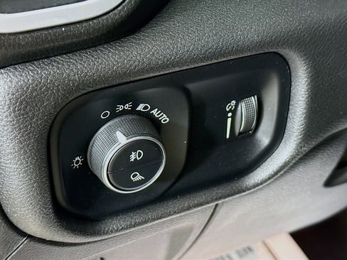 Used 2021 RAM 1500 Big Horn RWD image 9