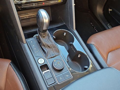 Used 2022 Volkswagen Atlas SEL Premium image 15