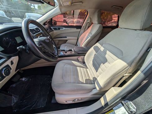 Used 2018 Ford Fusion SE image 15