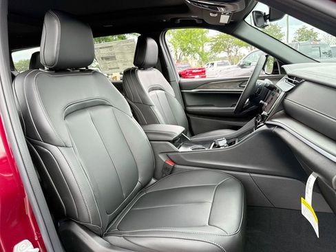 New 2026 Jeep Grand Cherokee L Limited w/ Limited Altitude Package AWD/4WD image 31