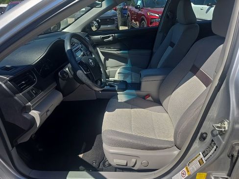 Used 2014 Toyota Camry LE FWD image 9