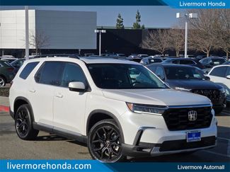 New 2025 Honda Pilot Touring video 1