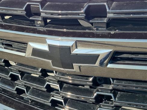 Used 2021 Chevrolet Suburban Z71 image 30