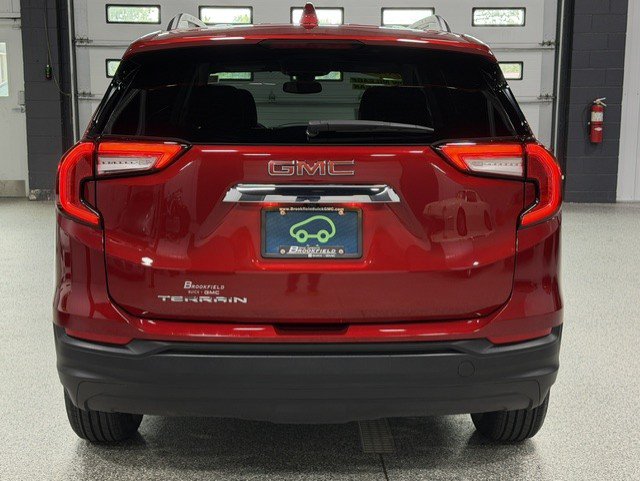 Certified 2023 GMC Terrain SLE w/ Driver Convenience Package FWD image 4