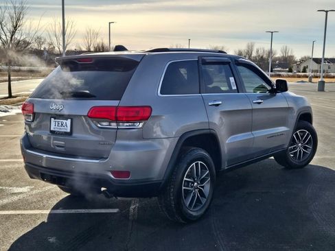 Used 2018 Jeep Grand Cherokee Limited image 10