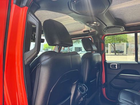 Used 2020 Jeep Wrangler Unlimited Sahara AWD/4WD image 26