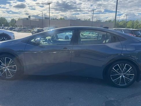Used 2025 Toyota Prius Limited AWD/4WD image 5