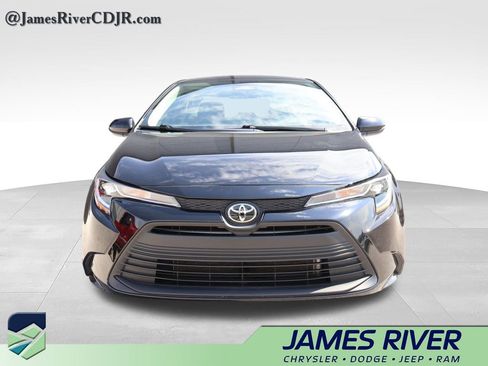 Used 2026 Toyota Corolla LE FWD image 7