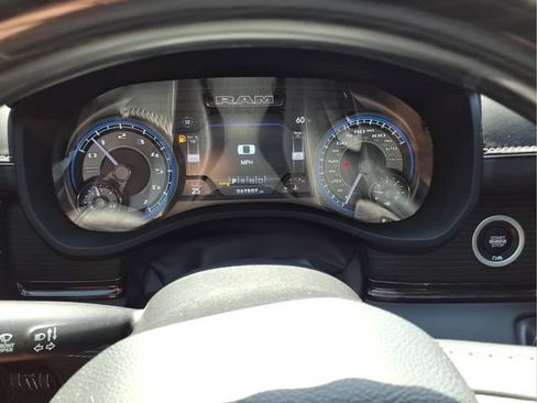Used 2022 RAM 1500 Limited w/ Body Color Bumper Group AWD/4WD image 18