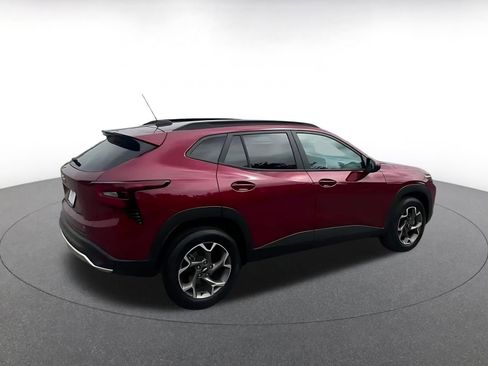 Used 2025 Chevrolet Trax LT w/ LT Convenience Package FWD image 14