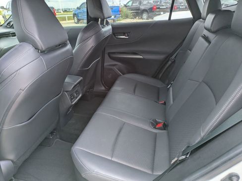 Used 2021 Toyota Venza Limited image 13