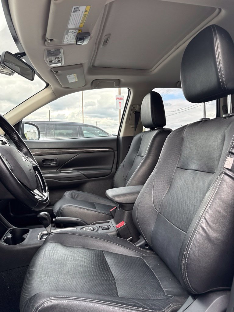 Used 2016 Mitsubishi Outlander SE AWD/4WD image 10