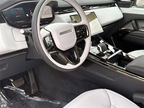 New 2025 Land Rover Range Rover Sport Dynamic SE image 30