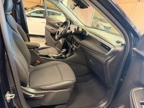 Used 2025 Buick Encore GX Preferred AWD/4WD image 30