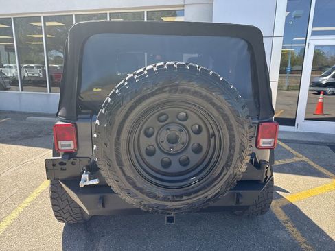 Used 2016 Jeep Wrangler Sport w/ Quick Order Package 24S AWD/4WD image 7