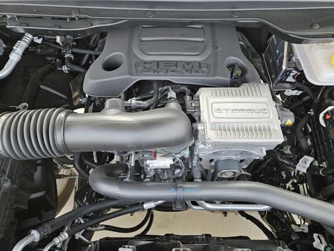 Used 2026 RAM 1500 4x4 Crew Cab image 34