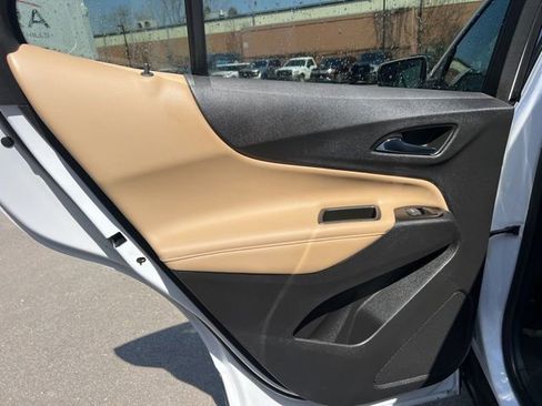 Used 2023 Chevrolet Equinox Premier image 16