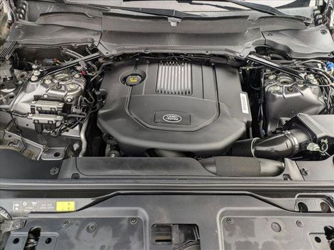 Used 2018 Land Rover Discovery HSE image 26