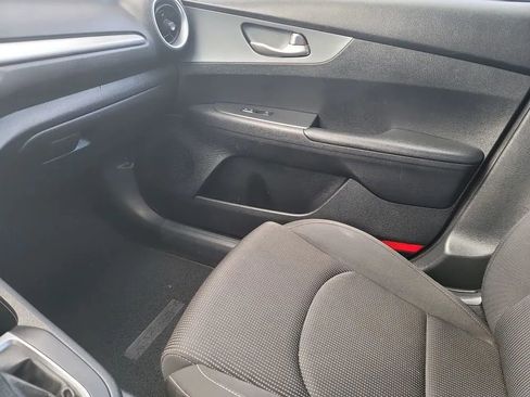 Used 2020 Kia Forte LXS FWD image 17