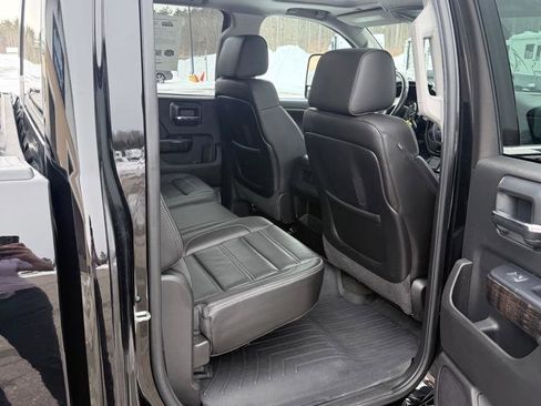 Used 2015 GMC Sierra 3500 Denali w/ Duramax Plus Package image 17