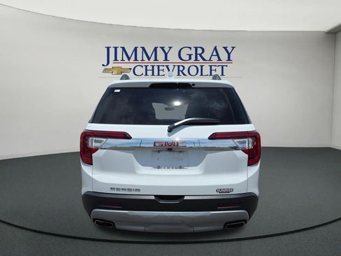 Used 2021 GMC Acadia SLT w/ Technology Package FWD image 4