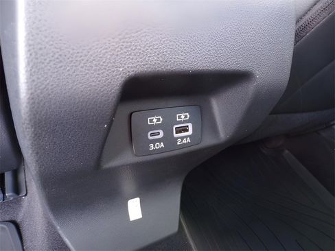 Certified 2025 Subaru Crosstrek 2.5i Limited image 17